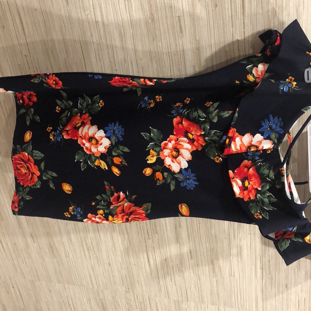 Flower dress - Picture 2 of 3
